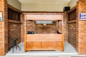 RedDoorz near Stasiun Sragen