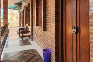 RedDoorz near Stasiun Sragen