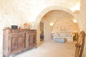TD Trulli Perla Bianca Trulli with Pool & Vineyard