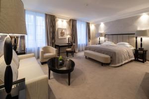 Deluxe Double Room room in Hotel Bayerischer Hof