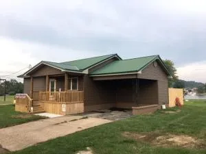 Rustic Cabin Rental with a Hot Tub near Henderson, Ohio - Gallipolis