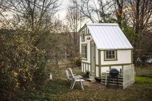 Tiny House Rental Perfect for a Relaxing Weekend Trip in New York State - Castleton-on-Hudson