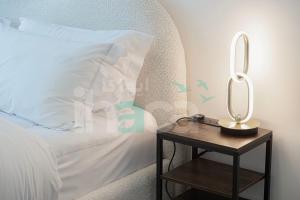 Modern 1 Br Heart of Marina Near Tram Huge balcony Ain Dubai View