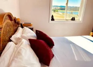 Deluxe Suite with a Spa Tub for a Romantic Getaway in California - Julian