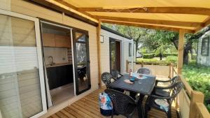 Campings Camping 3 etoiles - Piscine - ccbaefg : photos des chambres