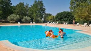 Campings Camping 3 etoiles - Piscine - ccbaefg : photos des chambres