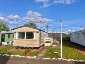 Two Bedroom Willerby Parkhome in Uddingston, Glasgow - Uddingston