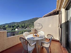 Appartement 4 personnes vue mer, résidence avec piscine à Pramousquier