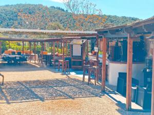 Masía Cal Simó - Casa rural con piscina, cerca de Sitges, para celebraciones y eventos