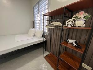 The G Suite 14-15 Entire House With Parking