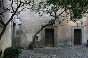 Castello Farnese, Roma, sulla Via Francigena