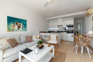 Las Palmas 2a Oasis Properties