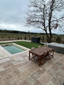 Maisons de vacances Cabanon douillet rousset les vignes : photos des chambres