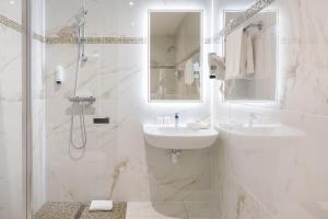 Hotels Best Western Hotel des Orangers Cannes : photos des chambres