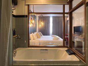 Belivin98 Sense of Pier Sathorn Residence