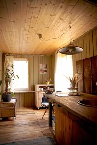 Pelēkā Māja, forestside getaway house for cosy stays