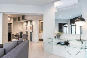 Fantastic Central Athens Suite with shared Rooftop Deck