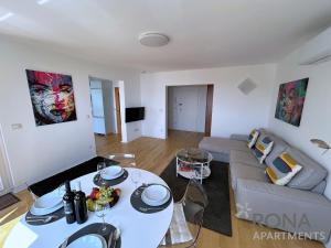 Rona Spacious apartment with a panoramic view