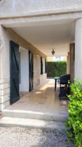 T3 jardin, parking, terrasse à 80 m de la plage à Saint cyr sur mer