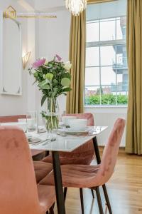 Elegance - 3 Bedroom Flat Barking, Dagenham, London