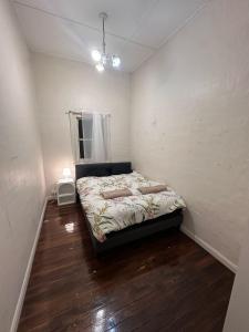 Queen Room in Spacious, 90
