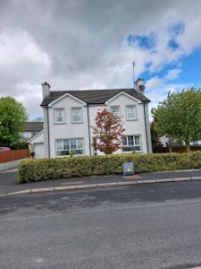 Carndonagh - 3-Bedrooms - Sleeps 6 7 - Garden
