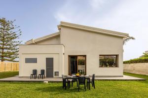 Villa Solea - Family Friendly Beach Villa Near the Sea