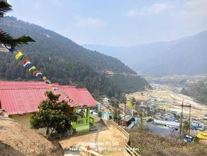 RINCHIN TG HOME Stay , NEAR TDL BUDDHIST MONASTERY ,DIRANG