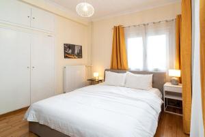 Casa Del Guerriero, Athens