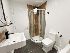 King Room with Sea View room in Delmont Hotel