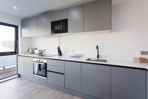 Modern 3 Bedroom Flat in Belfast City Center