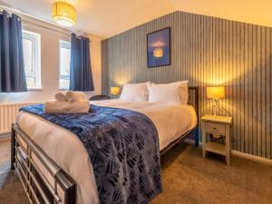 Charming Home Garden Family-Friendly Telford - Pass the Keys