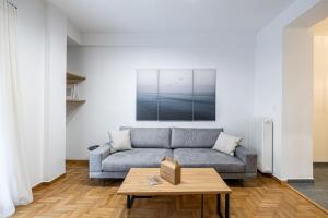 Hi end Pagrati 2bdr apartment !