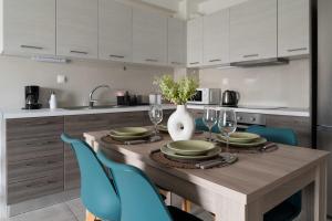 Modern spacious apartment located in Piraeus (B8)