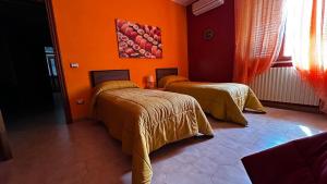Double or Twin Room with Private External Bathroom