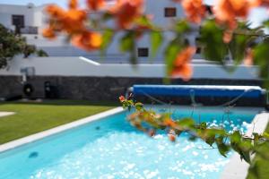 Beautiful Detached Lanzarote Villa 3 Bedrooms Villa Stacruz Bay Stunning Views & Close To Amenities Playa Blanca