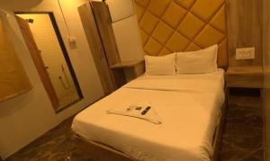 FabHotel Platinum Inn