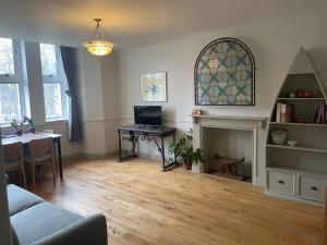 Garden View Flat on Georgian Square in Fitzrovia