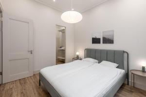 Art Noveau Quarter apartment with Patio