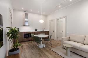 Art Noveau Quarter apartment with Patio