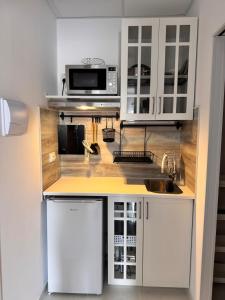 Minimalist Studio Fast Wi-Fi