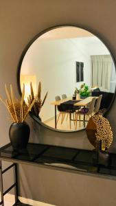 Downtown Apt - Near Burj Khalifa - Free Parking