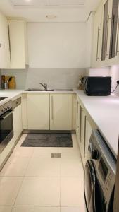 Downtown Apt - Near Burj Khalifa - Free Parking