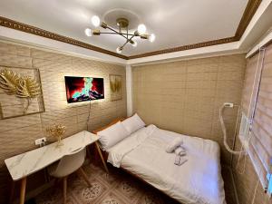 Studio type near EVMC good for 2