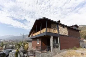 Woods Villa - Rājpur