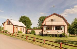 2 Bedroom Lovely Home In Kristdala