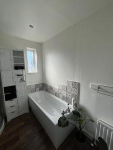 3 bedroom house in Kirkaldy, Fife