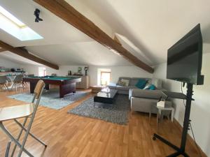 Appartements Billard Lounge loft detente avec Billard & Netflix by BoookingFute : photos des chambres