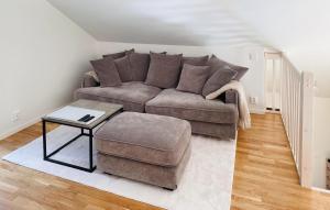 3 Bedroom Awesome Home In Borrby