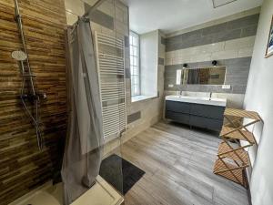 Maison confortable à Saint-Pierre-du-Mont avec jardin